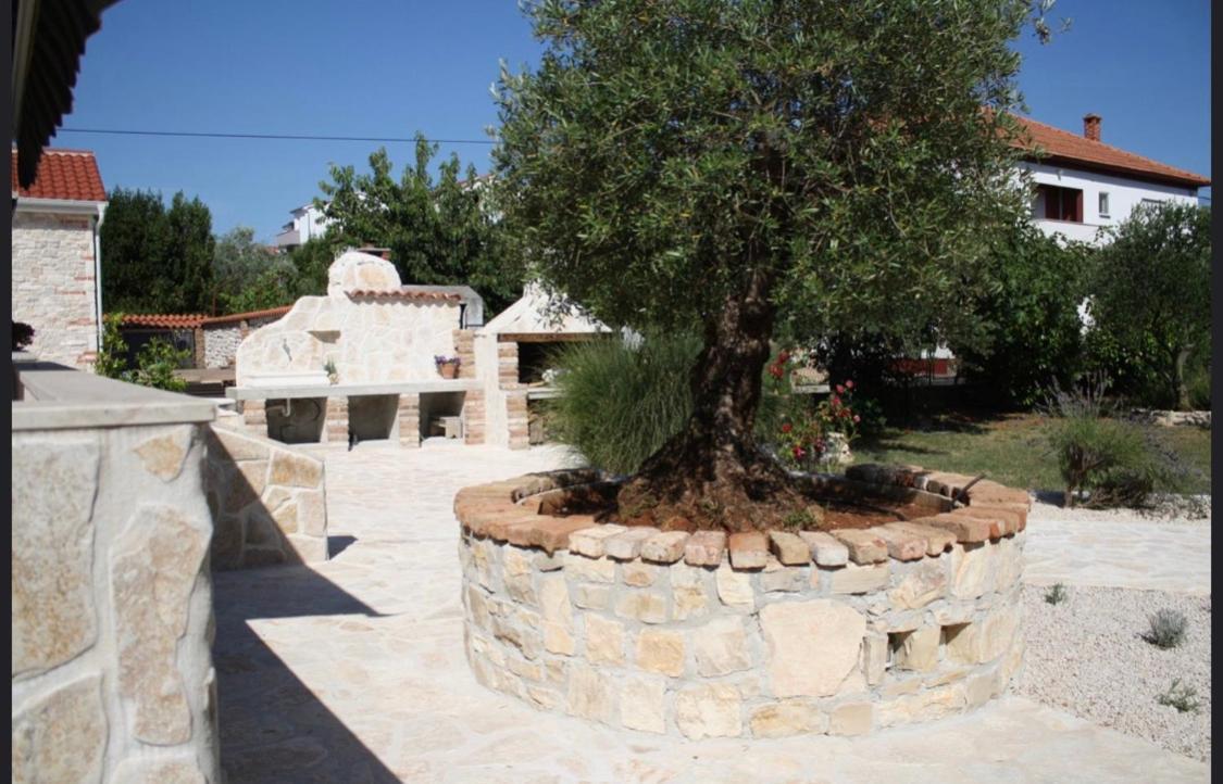 Ferienwohnungen VI La Mare With Heated Pool Zadar Ngoại thất bức ảnh