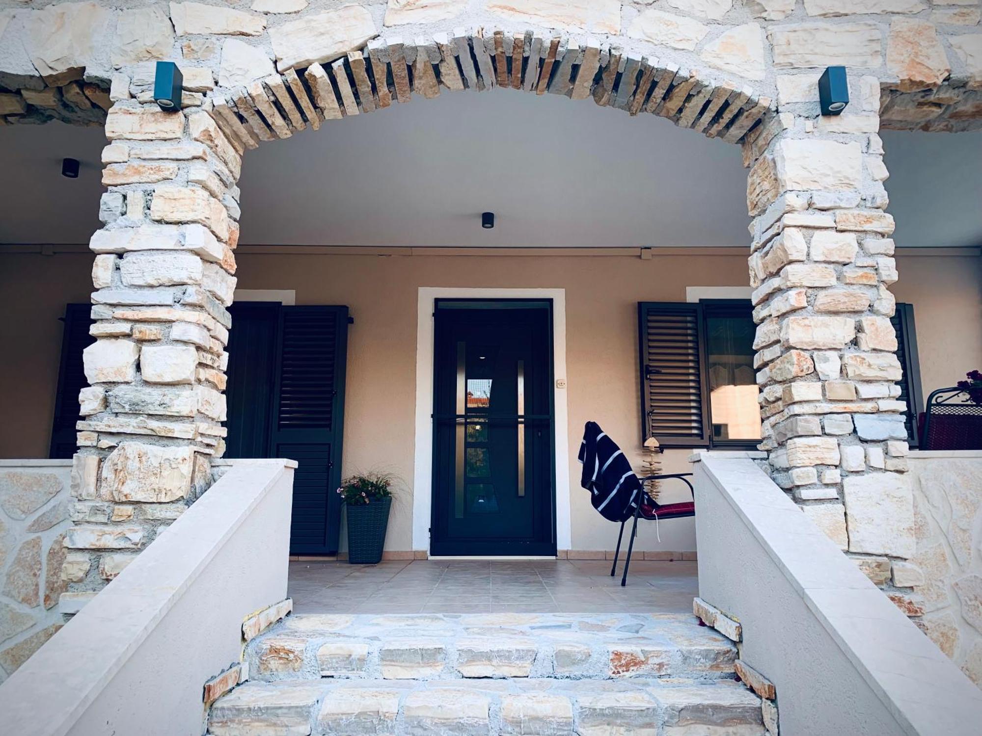 Ferienwohnungen VI La Mare With Heated Pool Zadar Ngoại thất bức ảnh